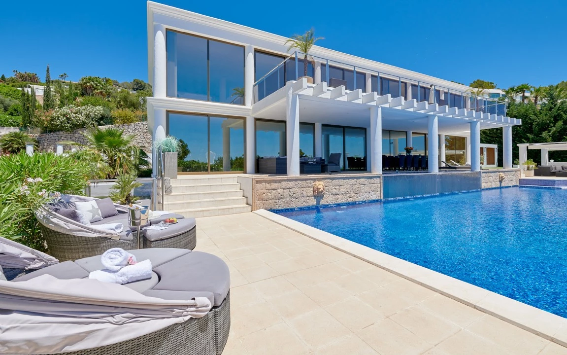 1674658519-villa-blanca_190618_06_2000px.webp