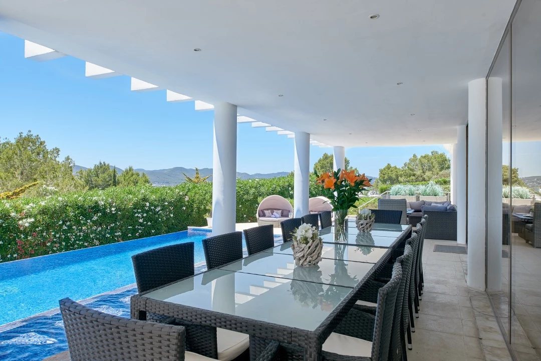 1674665655-villa-blanca_190618_09_2000px.webp